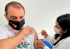 Governador recebe primeira dose da vacina contra Covid-19