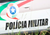 Homem com mandado de prisão por roubo e tráfico de drogas é preso em Araranguá