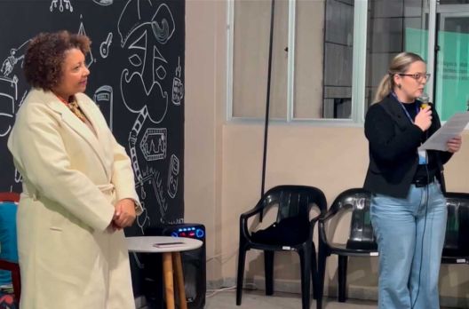 Vice-reitora da UFSC profere palestra em Araranguá: As singularidades que constroem uma u...