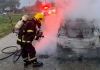 Veículo com registro de furto é consumido por incêndio no bairro Caverazinho em Araranguá
