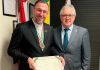 Deputado Tiago Zilli Homenageia Padre Joel Sávio com Comenda Legislativa do Estado de Santa Catarina