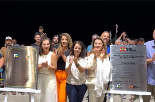 (VIDEO) 29 anos de Balneário Arroio do Silva: a festa de comemoração contou com inaugur...