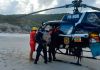 Helicóptero do Saer resgata homem de 53 anos que torçeu o tornozelo durante trilha na cidade de Laguna SC
