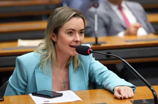 Novo desafio: Deputada Júlia Zanatta possível candidata ao senado em 2026