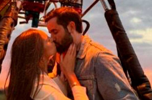 Matteus Amaral vive fim de semana romântico com voo de balão em Praia Grande (SC)