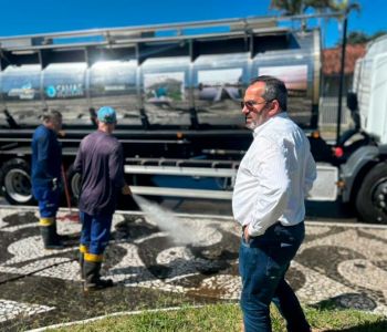 SAMAE de Araranguá realiza limpeza da Praça do bairro Cidade Alta