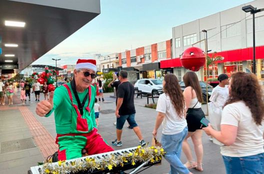Horário especial de Natal aquece o comércio de Araranguá já no primeiro final de seman...