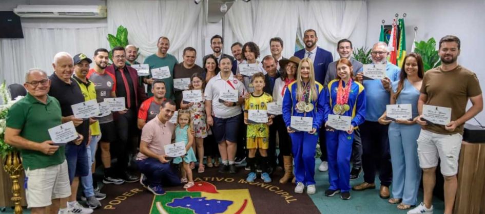Câmara entrega Moções em noite de encerramento do ano