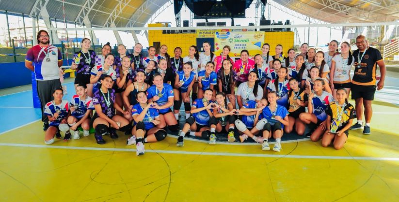 Torneio de vôlei sub-15 feminino taça Sicredi movimenta Balneário Arroio do Silva