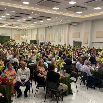Câmara de Vereadores de Araranguá realiza a 24ª edição do Troféu Alzira Rabelo Elias e presta homenagem às mulheres