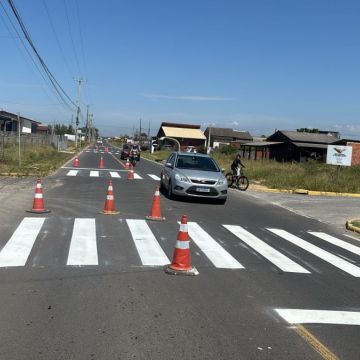Balneário Arroio do Silva faz revitalização da sinalização em vias asfaltadas