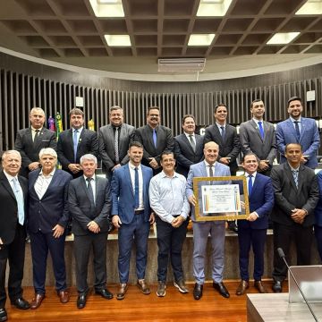 Câmara concede título de Cidadão Honorário ao deputado José Milton Scheffer