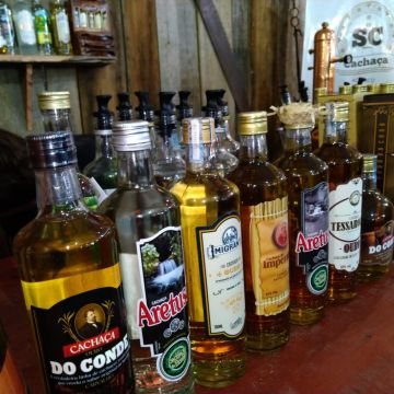 Boas cachaças e aguardentes na Festa do Colono de Turvo