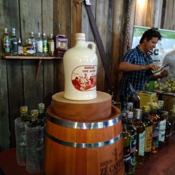 Boas cachaças e aguardentes na Festa do Colono de Turvo