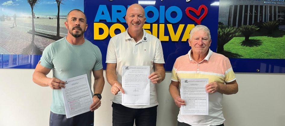 Ordem de serviço é entregue: Rua José Acácio Gomes rece...