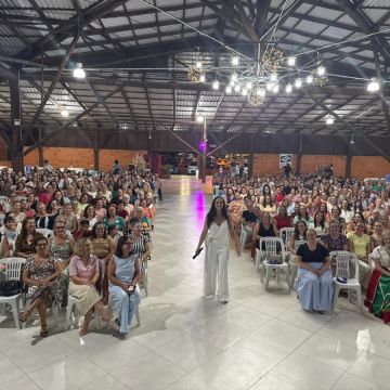 Encontro promovido pela Prefeitura de Meleiro reúne mais de 600 mulheres no Pavilhão do Arroz