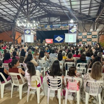 Encontro promovido pela Prefeitura de Meleiro reúne mais de 600 mulheres no Pavilhão do Arroz