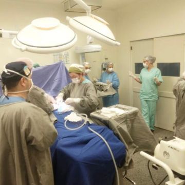 Menina é salva em cirurgia inédita no HRA