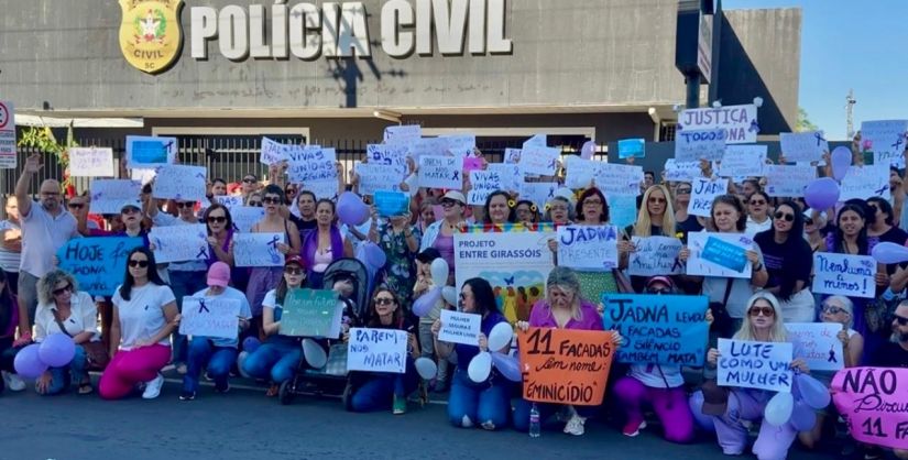 Comunidade de Araranguá se mobiliza em caminhada pelo fim da violência contra a mulher 
