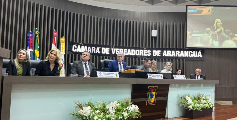 Câmara de Araranguá homenageia Luciane Ceretta com Título de Cidadã Honorária