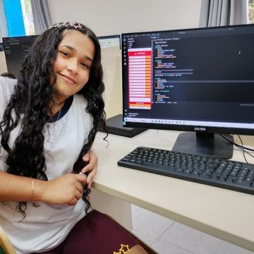 Estudantes de escola de Araranguá criam aplicativos para turismo, transporte e comércio