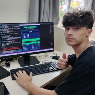 Estudantes de escola de Araranguá criam aplicativos para turismo, transporte e comércio