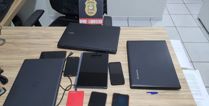 Polícia Civil prende investigado por armazenamento e compartilhamento de material de abuso sexual infantojuvenil em Balneário Arroio do Silva