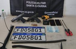 Dois foragidos da Justiça são presos com armas de fogo em Balneário Gaivota