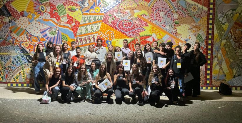 Estudantes da EEB Praia da Gaivota brilham em simulação internacional na UFSC
