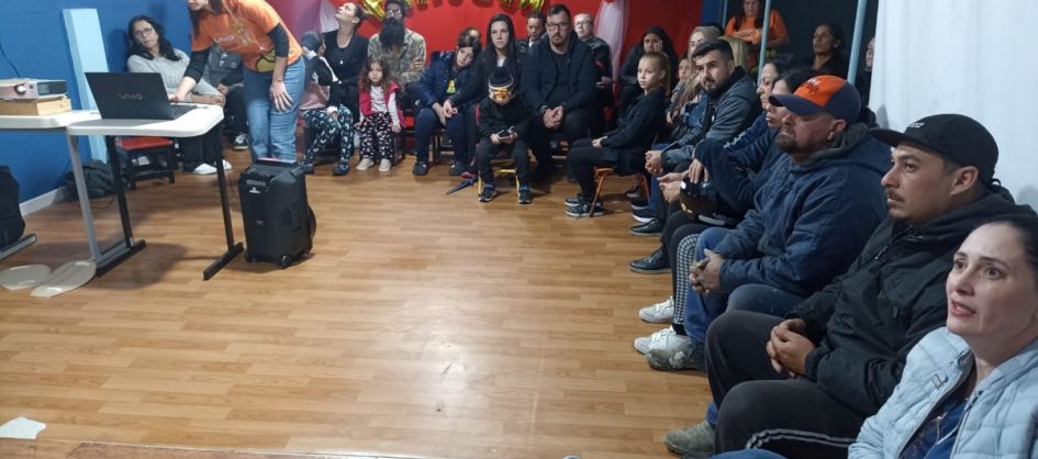 CRAS PROMOVE OFICINA DO PAIF SOBRE MAIO LARANJA