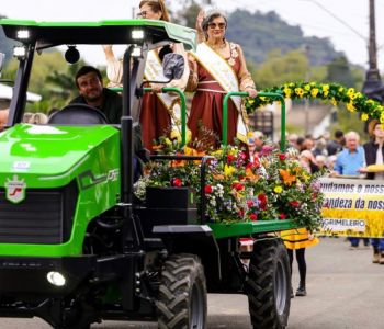 Em Meleiro no Sul do estado, governador de SC participa de desfile com 1390 tratores e destaca a força das pequenas propriedades para a agricultura catarinense