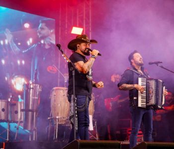 Show do Traia Véia reúne milhares de pessoas na VIII Agrimeleiro