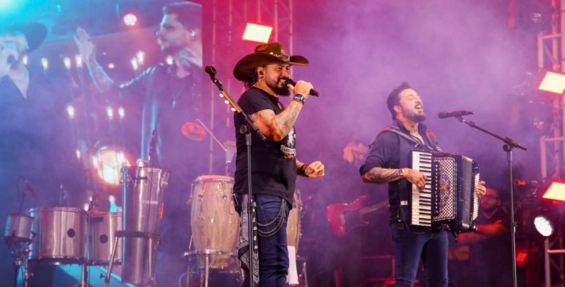 Show do Traia Véia reúne milhares de pessoas na VIII Agrimeleiro