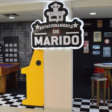 Megaliquidação: Shopping Della inaugura 'estacionamento de marido'