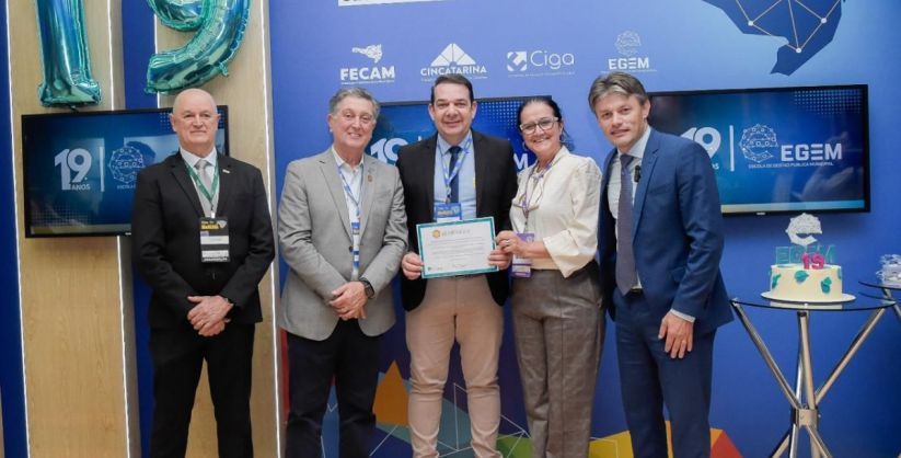 AMESC é homenageada pela EGEM durante celebração dos 19 anos da Escola de Gestão Municipal