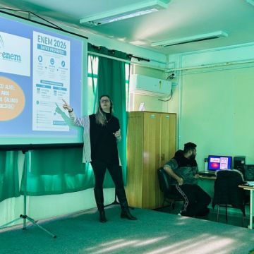 Alunos de Sombrio recebem preparação para o Enem através do projeto Aplica Jovem