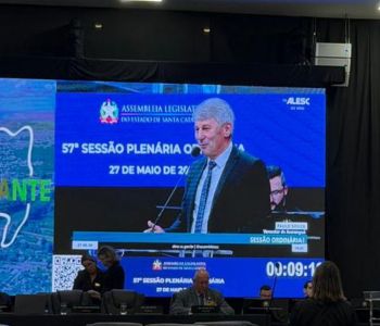 Presidente Paulinho Souza destaca investimentos em Araranguá durante Sessão Itinerante da Alesc