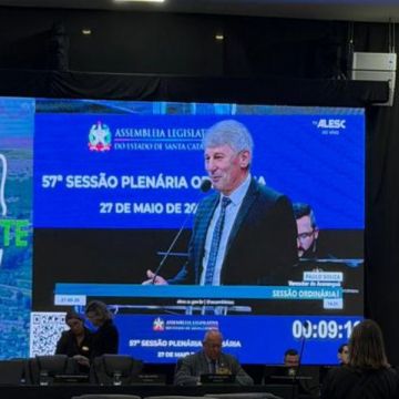 Presidente Paulinho Souza destaca investimentos em Araranguá durante Sessão Itinerante da Alesc