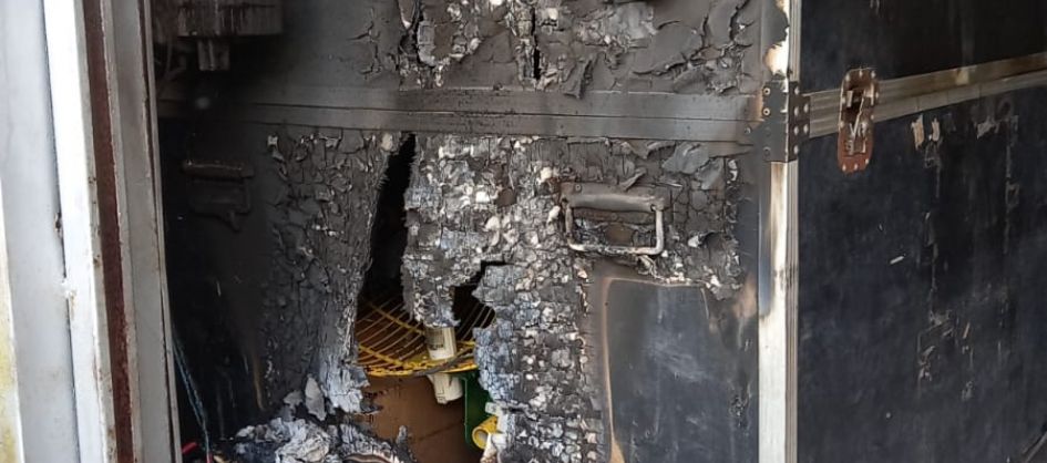 Incêndio atinge garagem usada como oficina de drones em Ar...