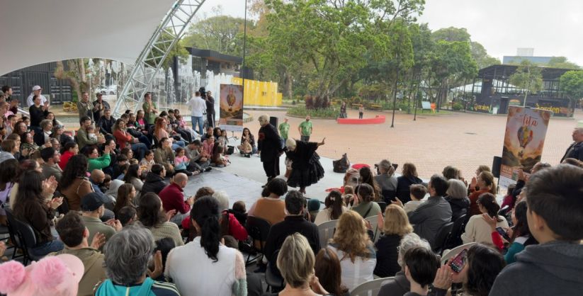Praça Hercílio Luz recebe atração cultural