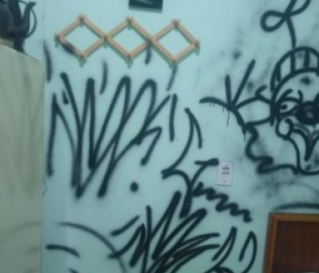 Homem é conduzido à delegacia após vandalismo, ameaças e danos em pousada