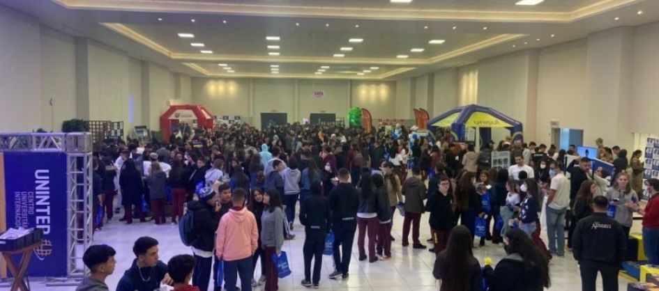 Feira ACIVA de Profissões conecta estudantes, empresas e o...
