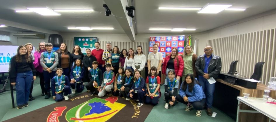 Soletrando Regional reúne 12 escolas em disputa pelo títu...