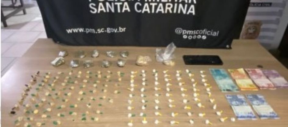 Gritos de socorro levam PM a ponto de tráfico e resultam n...
