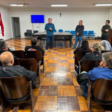 Administração Municipal dialoga com moradores da Rua Rui Barbosa sobre início da revitalização