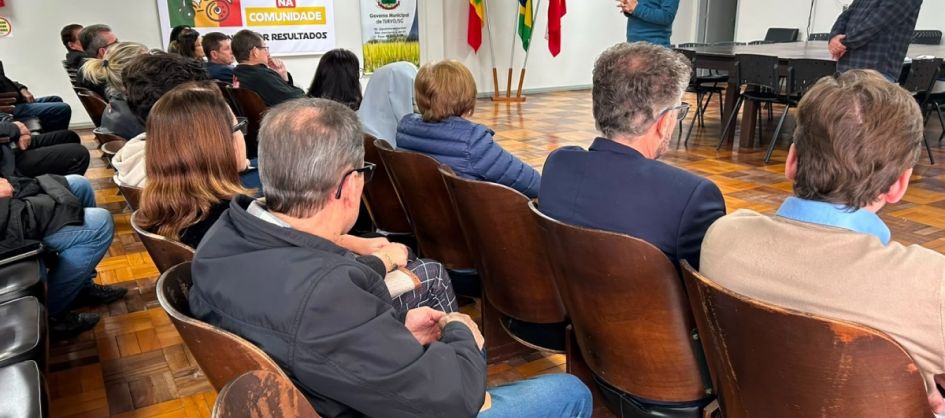 Administração Municipal dialoga com moradores da Rua Rui ...
