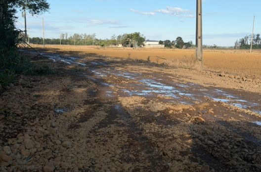 Prefeitura de Meleiro inicia terraplanagem na comunidade de Cedrinho