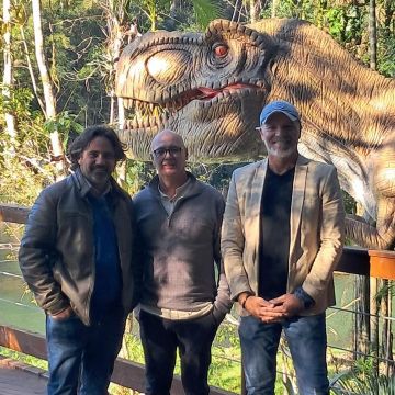 Dino Parque já atrai turistas estrangeiros