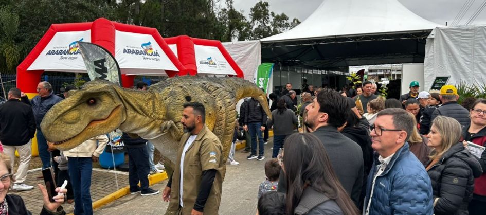 Belinzoni Dino Parque é inaugurado e passa a ser nova atra...