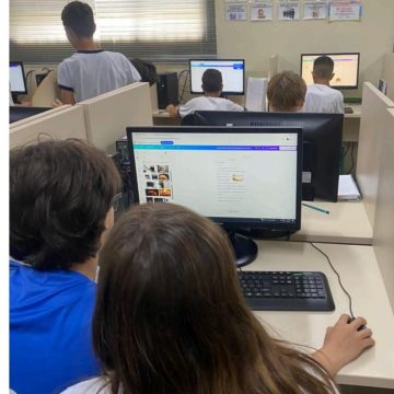 Escola lança livro de receitas afetivas com participação de estudantes em Sombrio